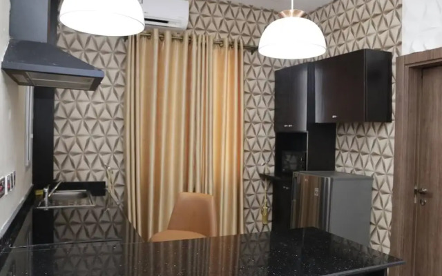 James Court Hotel & Luxury Apartments