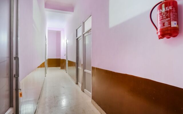 Canadian Guest House by OYO Rooms