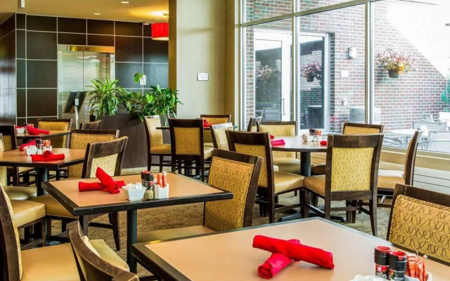 Cambria Suites Traverse City