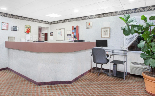 Travelodge by Wyndham Hudsonville