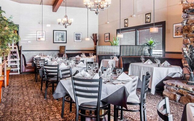 Bend Inn & Suites