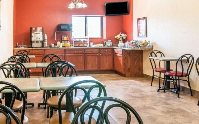 Econo Lodge Cadillac