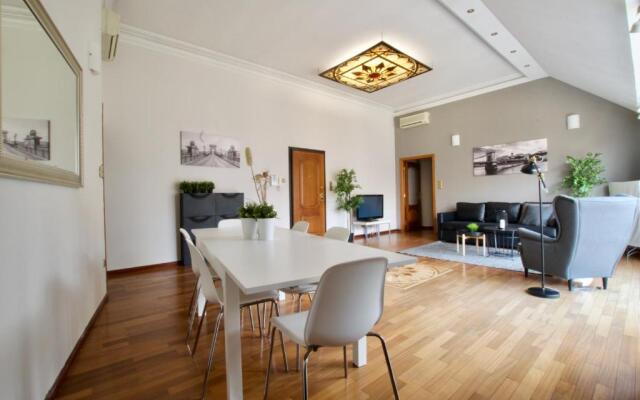 Luxury Apartment by Hi5 - Lovag Suites