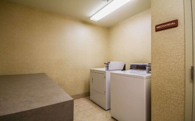 Sleep Inn & Suites Airport