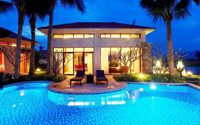 Xinglong Old Banyan Hotel