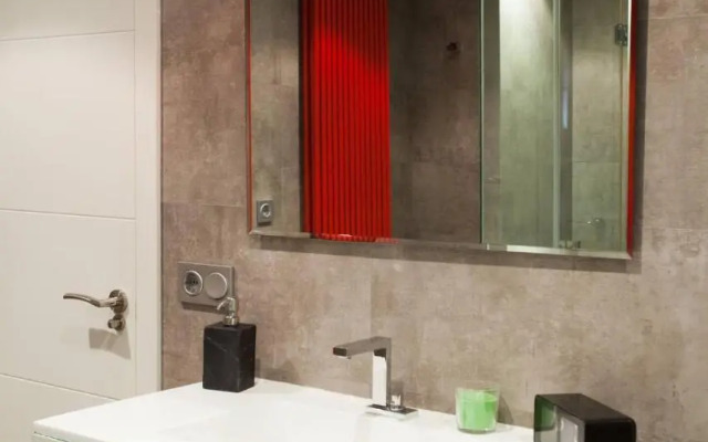 Piso moderno, céntrico y con garaje gratis