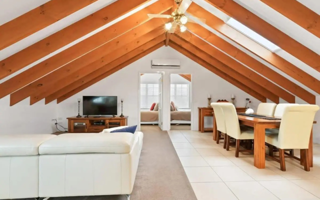 Peel St - Large Family Home Walk to CBD – Guest Rooms – Bathurst