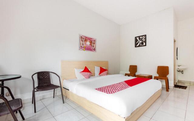 OYO 3040 D'pineapple Villa
