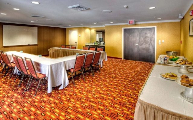 Courtyard by Marriott Burlington