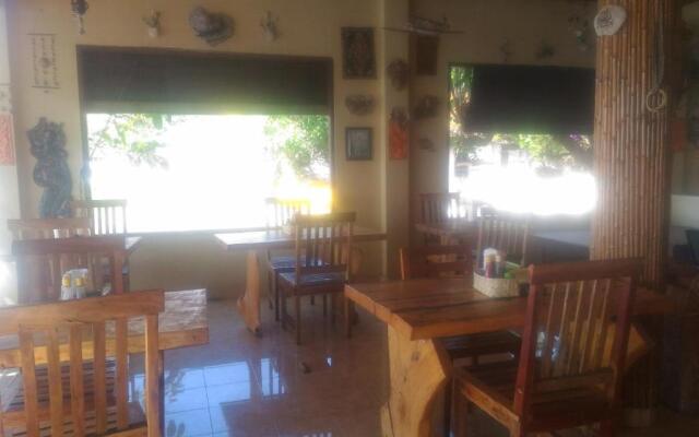 Sunrise Cafe Bungalows