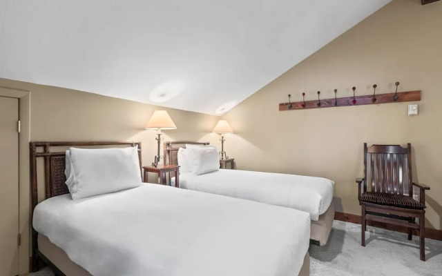 Snow Flower 123 3 Bedroom Condo