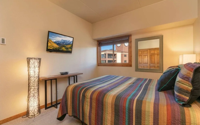Comfortable 2-bedroom Village at Breckenridge Condo