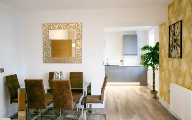 Rowan Tree Your Apartment