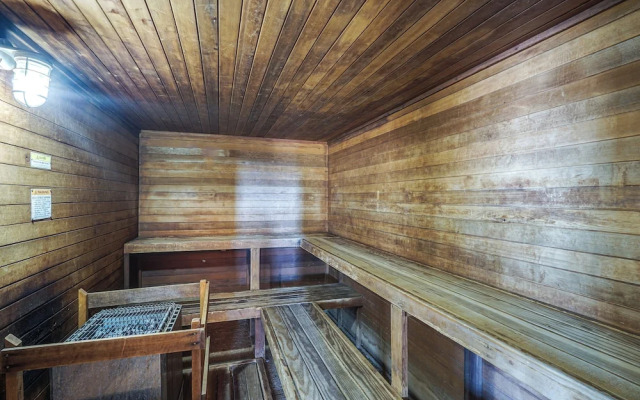 Lakefront Osage Beach Retreat: Dock Access!