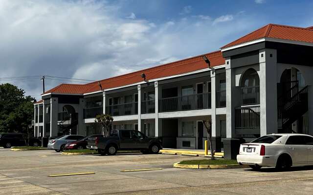 Super 8 by Wyndham Slidell