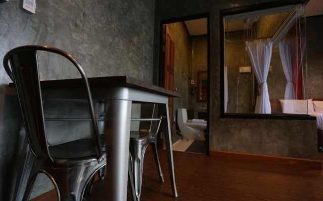 One Four Seven Hotel & Snooker Bar