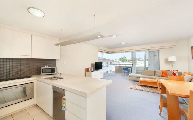 Cote D'Azur, Unit 7/61 Donald Street