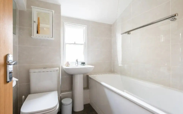 Canary Way - Four Bed Home in Summertown