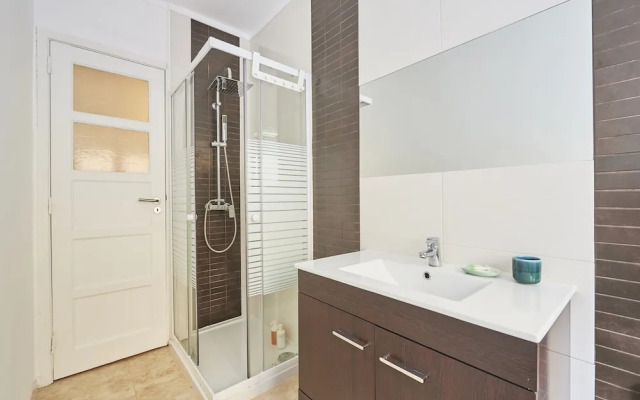 Belém Light Filled Apartment, By TimeCooler