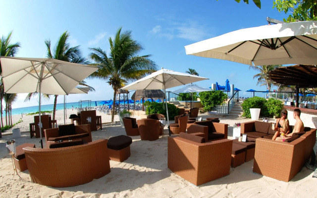 The Reef Playacar Beach Resort & Spa