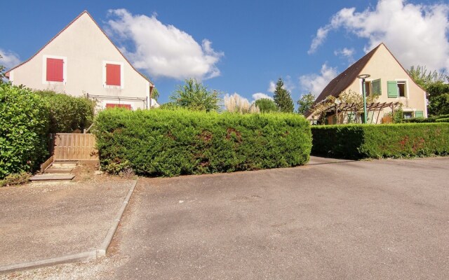 Peaceful Holiday Home in Carsac-aillac With Swimming Pool