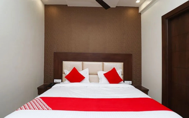 Hotel Rp 74 By OYO Rooms