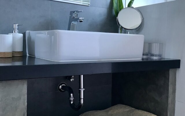 ZiZ Boutique House