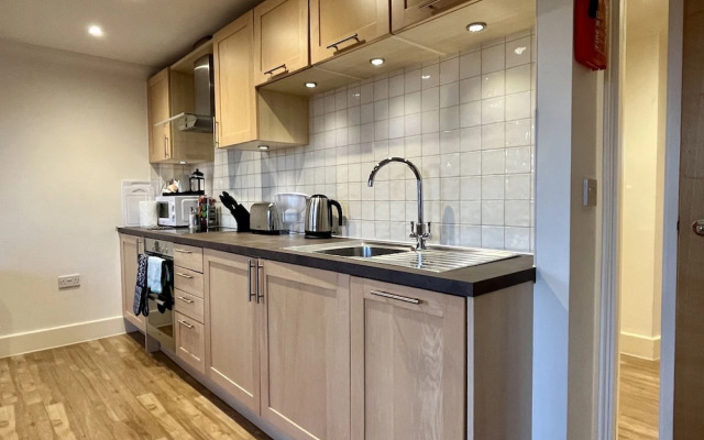 Your Space Apartments - Manor House