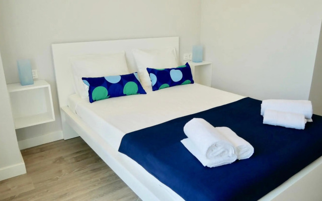 Playa Los Álamos, descanso y ocio en Torremolinos