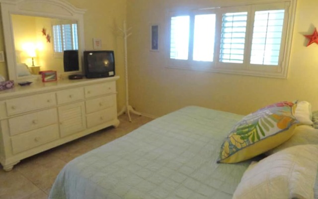 AM Beach Place Unit 6