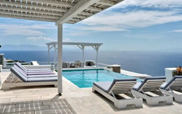 Stunning Villa With Panoramic View