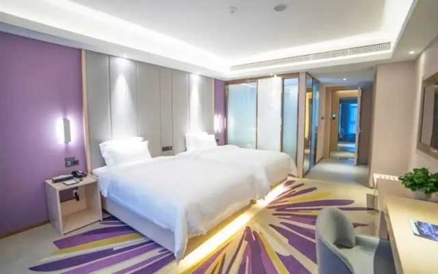 Lavande Hotel Wuhan Happy Valley Renhe Road Metro Station