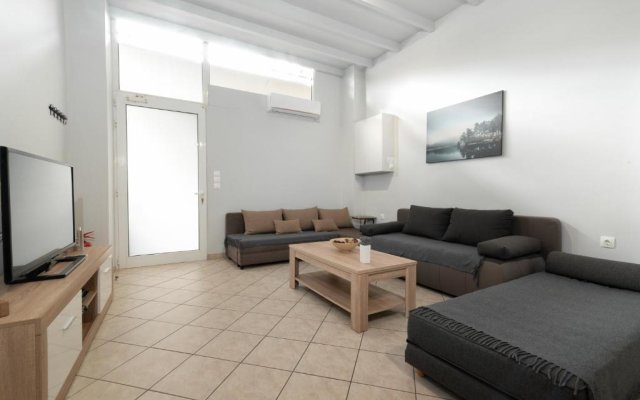 Spacious apartment-600m from the subway