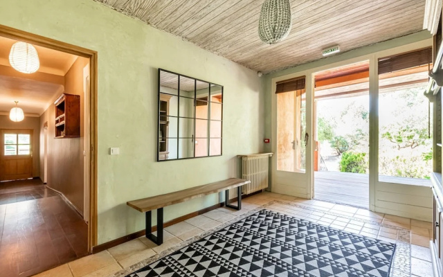 Lavish Holiday Home in La Croix-valmer With Swimming Pool