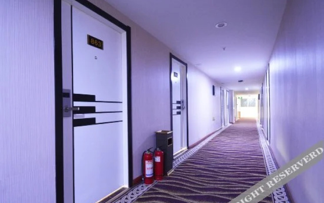 Yinglun Holiday Hotel