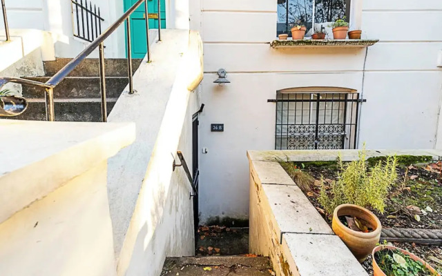 Colourful and Cosy Home in De Beauvoir Town