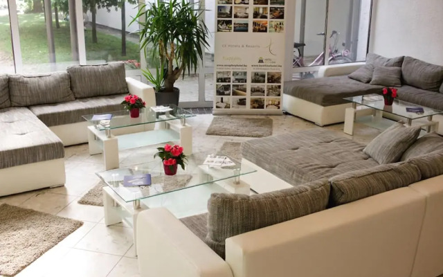 CE Napfény Hotel
