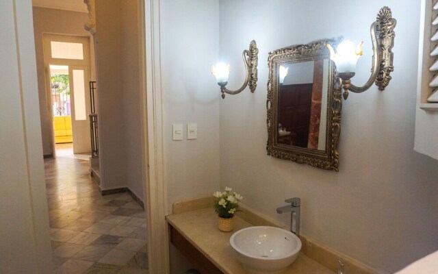Villa Azurea 7 rooms Vedado