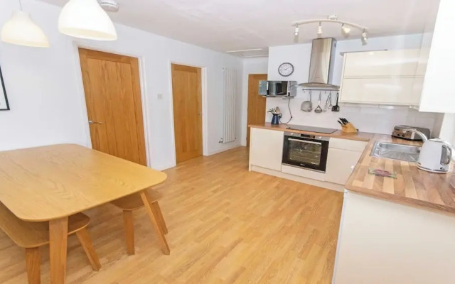 Swallows Croyde 3 Bedrooms, Sleeps 6, Beach Chalet