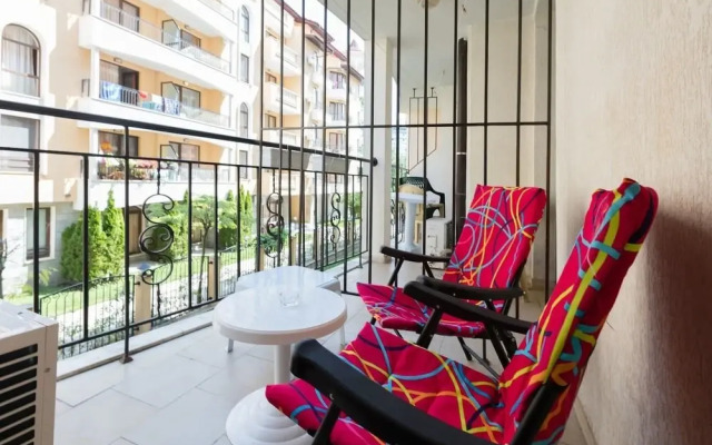 Quiet Studio with Kitchen & Balcony