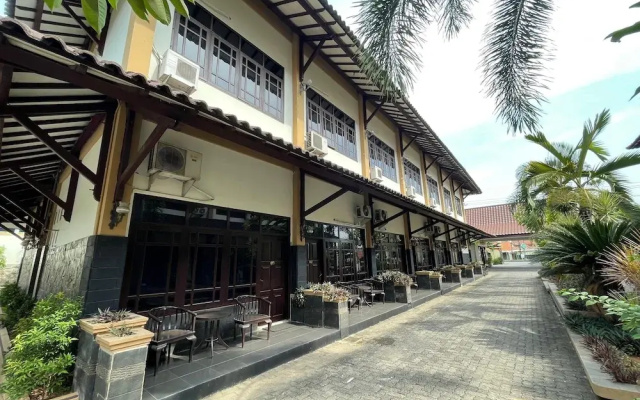 Collection O Pekalongan Near Pasar Batik Setono Formerly Hotel Jayadipa
