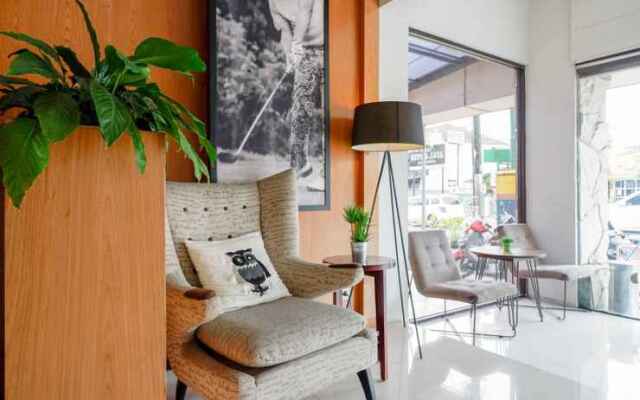 Ekon Hotel
