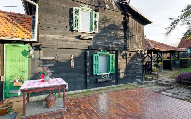 Traditional Holiday Home in Zagreb with Garden