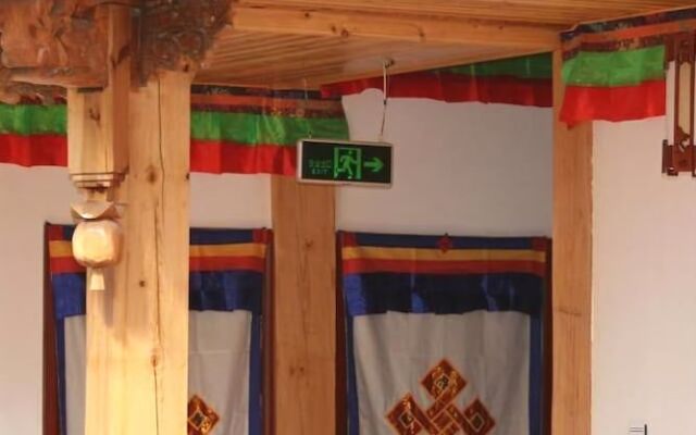 Shangri-la Tibetan Family Inn