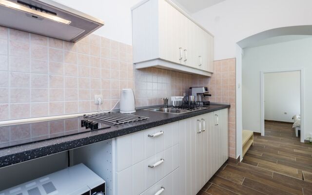 Apartments Makora