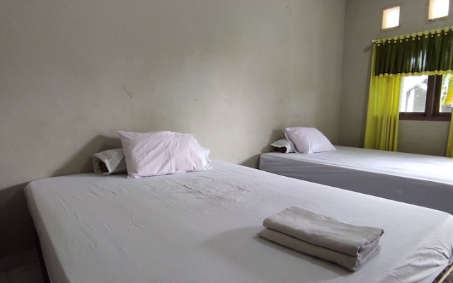 OYO 93051 Wisma Syariah Buloe Near Lapangan Abubakar Lambogo Batili Enrekang – Guest Rooms – Enrekang