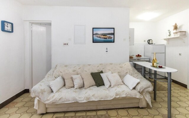 Awesome Apartment in Klek With Wifi and 2 Bedrooms