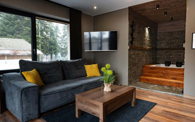 The White Horse Apartment 1