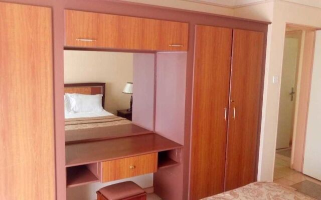 Pinnacle Court Apartments