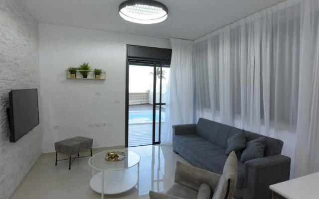 sea view & pool eilat